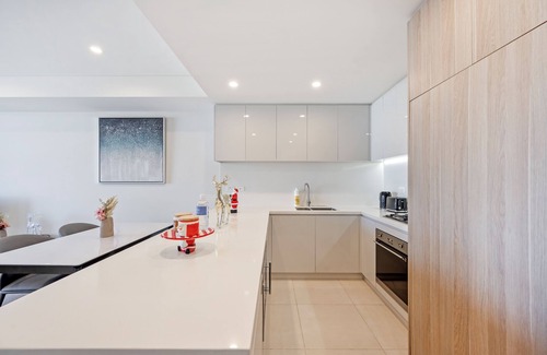 Hurstville Apartment | Modern 2BR with Sea and Sky View