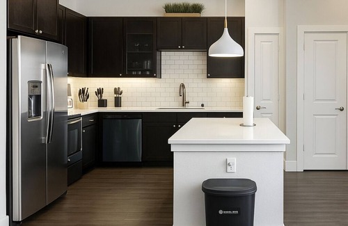 Bryan Place Apartment | Modern 2BR2BA Apt Near Downtown Dallas, Pool, Gym, Fast Wi-Fi, Gated Parking
