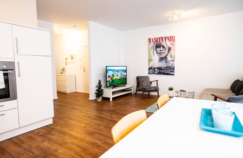 Stade Apartment | Modern 2Zi! Netflix! Central!Historical old city