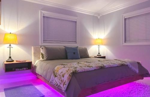 Sarasota House | Modern 3 Bed House - Minutes to Downtown & Siesta Key - Pet Friendly
