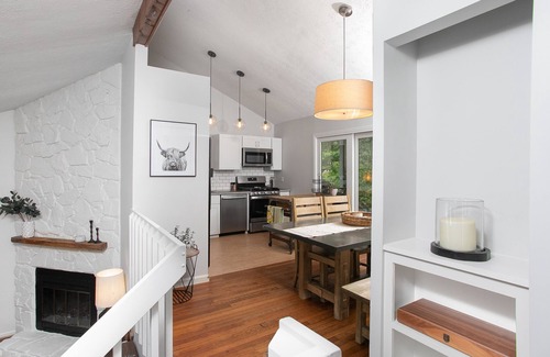 Southwest Raleigh House | Modern 3-Bed Raleigh Home, Minutes to NCSU & Downtown, Large Backyard + Firepit