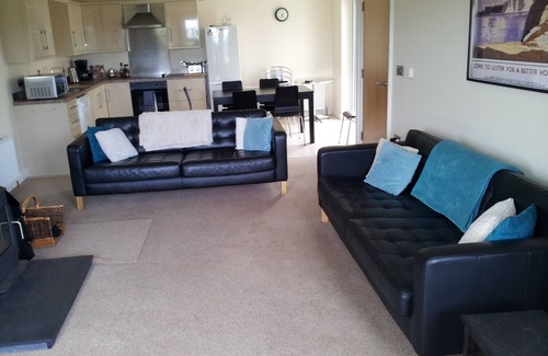 Ballycastle House | Modern 3 bedroom, 3 bathroom, 2 reception townhouse, between town & beach