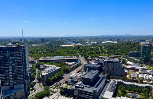 Southbank Apartment | Modern 3 Bedroom Apartment with Amazing Views
