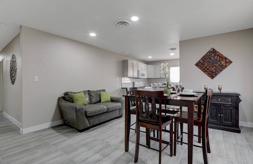 Sunrise Manor House | Modern 3 Bedroom Home with Pac-Man Arcade Fun!