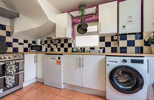 Langley Marish Apartment | Modern 3BD Stay near Elizabeth Line and Heathrow