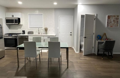 Calumet City Villa | Modern 3Bed 2Bath Ranch with DIY Art Porch 3TVs and Huge Front Yard to Enjoy!