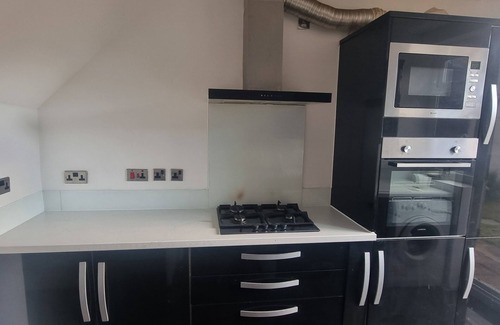 Slough House | Modern 3Bed House in Slough