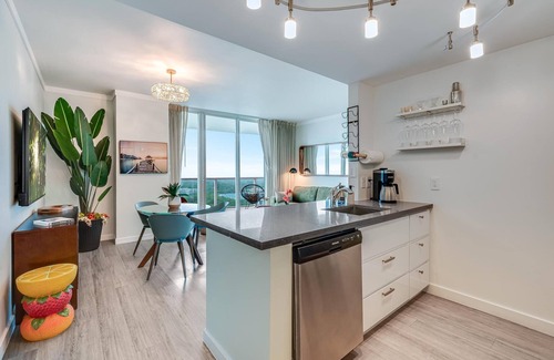 Coconut Grove Condo | Modern 3BR/3.5BA Grove Condo | Views, Balconies, Full Kitchen + 3 Parking