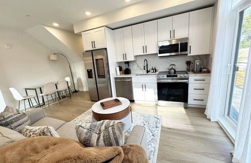 Brightwood Condo | Modern 3BR 3BA Furnished Bi-Level Condo in Washington, DC