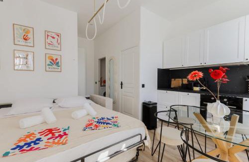 Quartier du Port Apartment | Modern 3BR Duplex Near Nice Port & Old Town | By Airnest