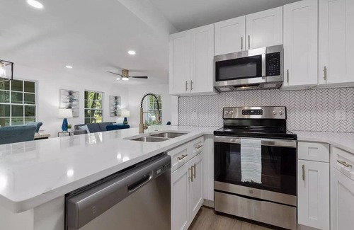 Griffin Heights House | Modern 3br midtown gem w/outdoor space