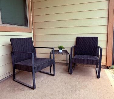 Central Southwest House | Modern 3BR Near NRG, Zoo, Downtown & Med Ctr
