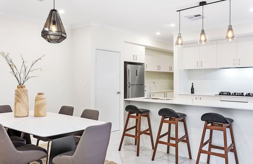 Dianella House | Modern 3BR Retreat + Alfresco & Double Garage