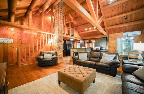 Afton House | Modern 4 bd Log Cabin in Afton on 151 Brew/Wine Trail/Hike/Ski