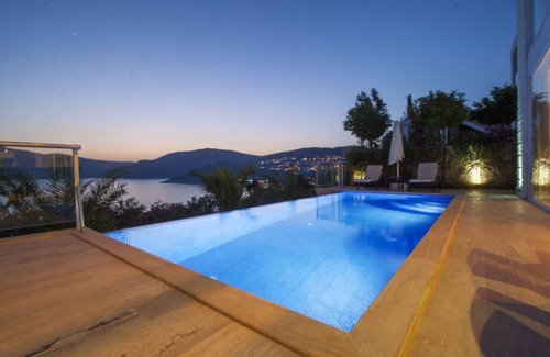 Kalkan Villa | Modern 4 bedroom villa + Infinity pool with stunning views