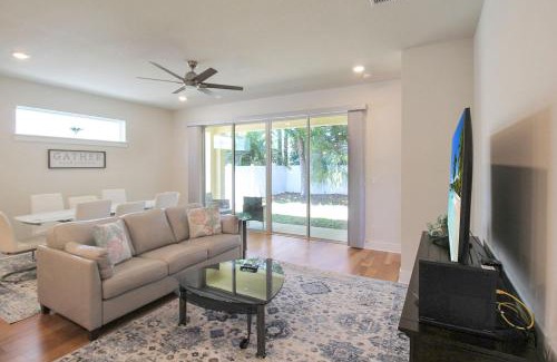 Arlington Park House | Modern 4 BR home in the heart of Sarasota
