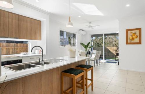 Park Ridge House | Modern 4BR Comfort in Quiet Park Ridge Location