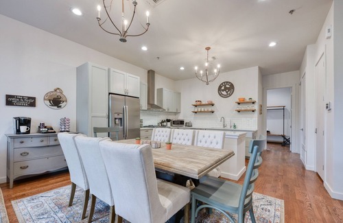 Tobin Hill House | Modern 4BR Pearl Townhome | 4 Bed, 3 Bath