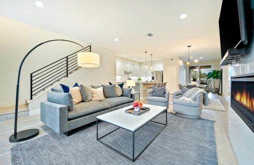 Carlsbad Village House | Modern 4BR - Private Balcony - Garage Parking
