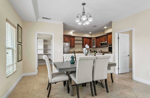 El Rancho House | Modern 4BR Townhouse in Serene Gated Community – Convenient in Pico Rivera#42081