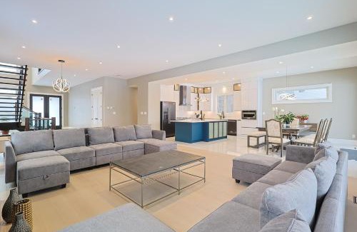 Niagara Falls House | Modern 6 Bedroom Masterpiece in Niagara Falls