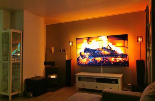Tromso Apartment | Modern 75m Apartment Luxury King Bed,New Queen Bed, Free Parking, Perfect for Aurora Hunting and Exploring Kvaløya, Tromsø, and Surrounding Islands Year Round Easy drive from airport