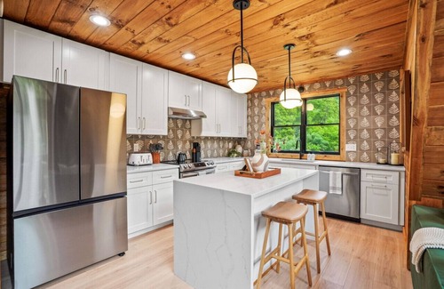 McArthur Cabin | Modern A-Frame + Barrel Sauna | Hot Tub | Kid's Fort | Private Trails