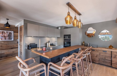 Le Planellet Apartment | Modern Alpine Apartment with Wellness Access, Near Ski Lift
