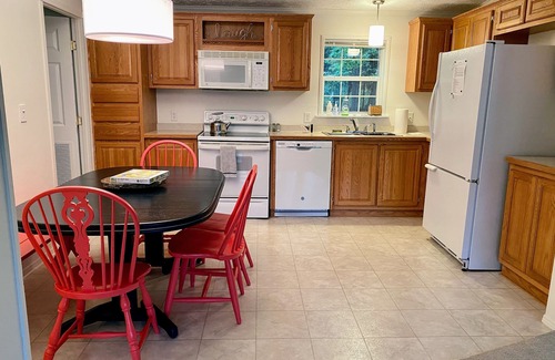 Central Lake House | Modern and Bright 2BD/2BA Cottage with Easy Access to Torch Lake