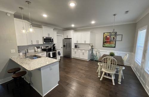 Heron Walk House | Modern and Charming Cottage