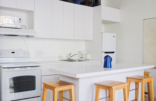 Ponce Centro Apartment | Modern and Colonial - Gladiolas II/Room Plus/Queen Bed/Free WIFI/AC - 2202