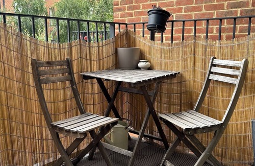 Coldharbour Apartment | Modern and Cozy 2 bed Apartment - in the Heart of Brixton