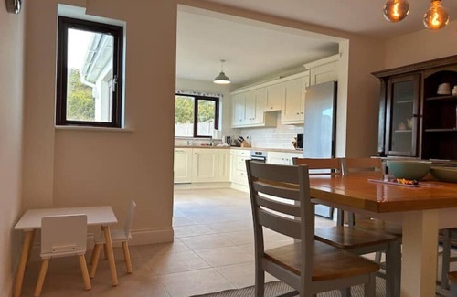 Castlecove House | Modern and cozy family home
