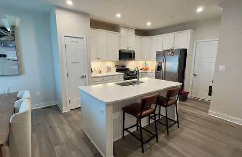Bel Air House | Modern and Cozy Home in Bel Air with a Home Office and Fireplace