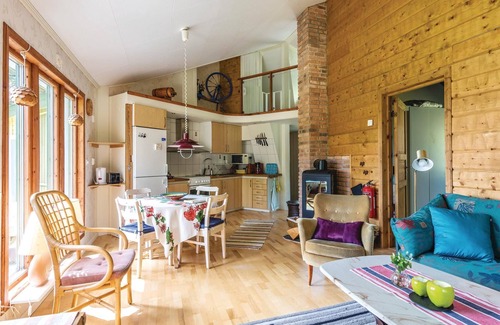 Logdea House | Modern and cozy house in a good location on Hemörssund and not far from the beach.