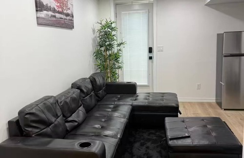 Lakeview Apartment | Modern and Cozy Unit Near Lakeview Beach