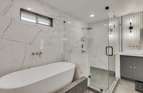 Far North Dallas House | Modern and Spacious Dallas Getaway w Private POOL