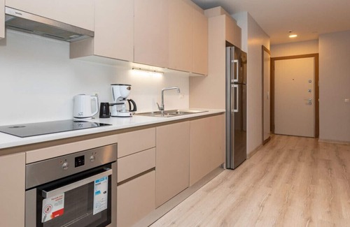 Maslak Apartment | Modern and Spacious Flat with City View in Sariyer