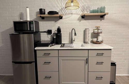 Northeast Raleigh Apartment | Modern And Spacious Studio Retreat