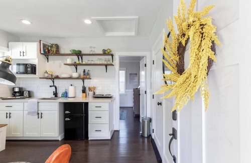 North Oak Park House | Modern and updated suite in East Sacramento