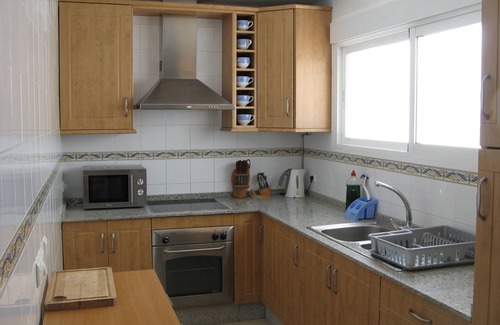 Conil de la Frontera City Center Apartment | Modern apartment near town centre/beach, roof terrace, parking, free fibre WiFi