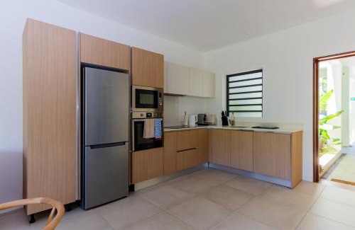 Pointe aux Canonniers Apartment | Modern Apartment near the Beach