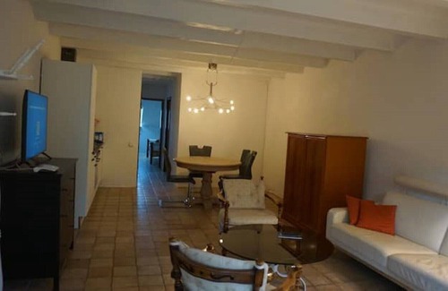 Frankisch-Crumbach Apartment | Modern apartment with private access to the garden