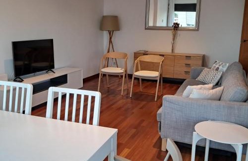 Sant Adria de Besos Apartment | Modern apartment, with parking, close to the beach!