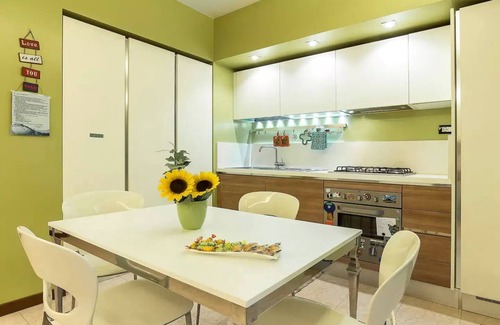 Latina Apartment | Modern Apartment Central Area