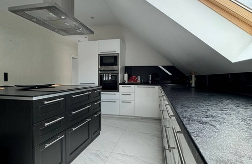 Rieneck Apartment | Modern apartment close to the forest and city