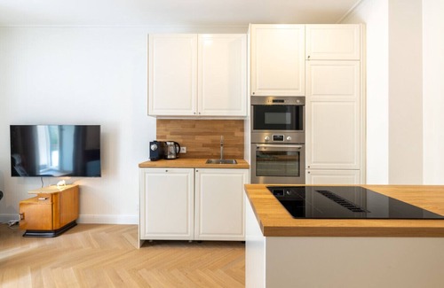 Vinohrady Apartment | Modern Apartment in a Quiet Yet Central Location