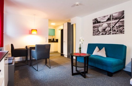 Muennerstadt Apartment | Modern apartment in a quiet location with golf course view
