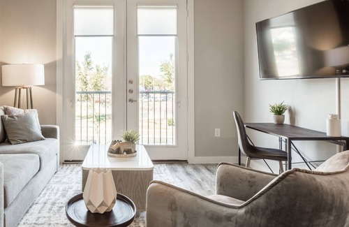 Los Indios Apartment | Modern Apartment in Prime Location (ID7345X71)