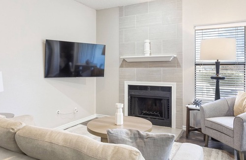 Sonesta West Apartment | Modern Apartment in Prime Location (ID8532X91)